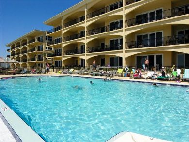 Santa Rosa Beach Vacation Condo Sleeps Ten Guests.